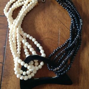 🇨🇦 Vintage genuine horn and bone necklace